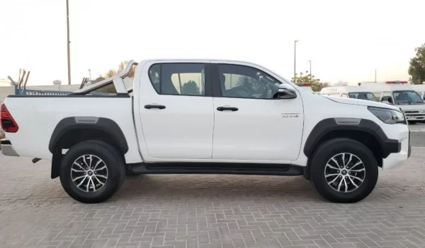 TOYOTA HILUX PICKUP 4X4